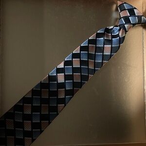 Stylish Geometric Tie in Navy and Tan